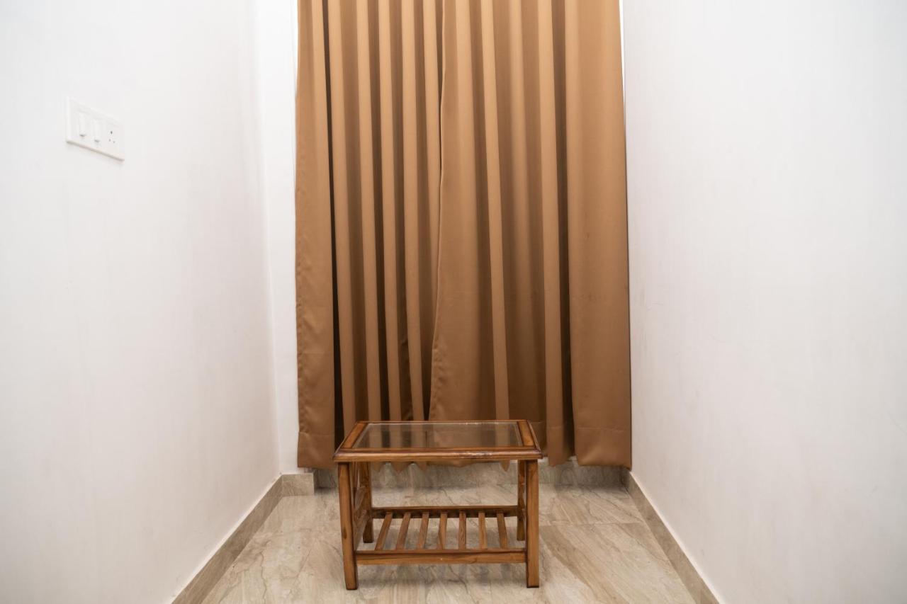 Hotel Holy Land Varanasi Esterno foto